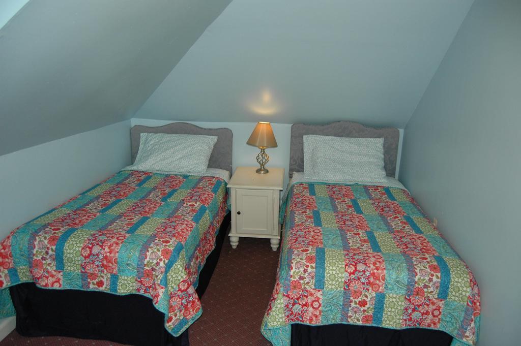 Avon Manor Cottage Phòng bức ảnh